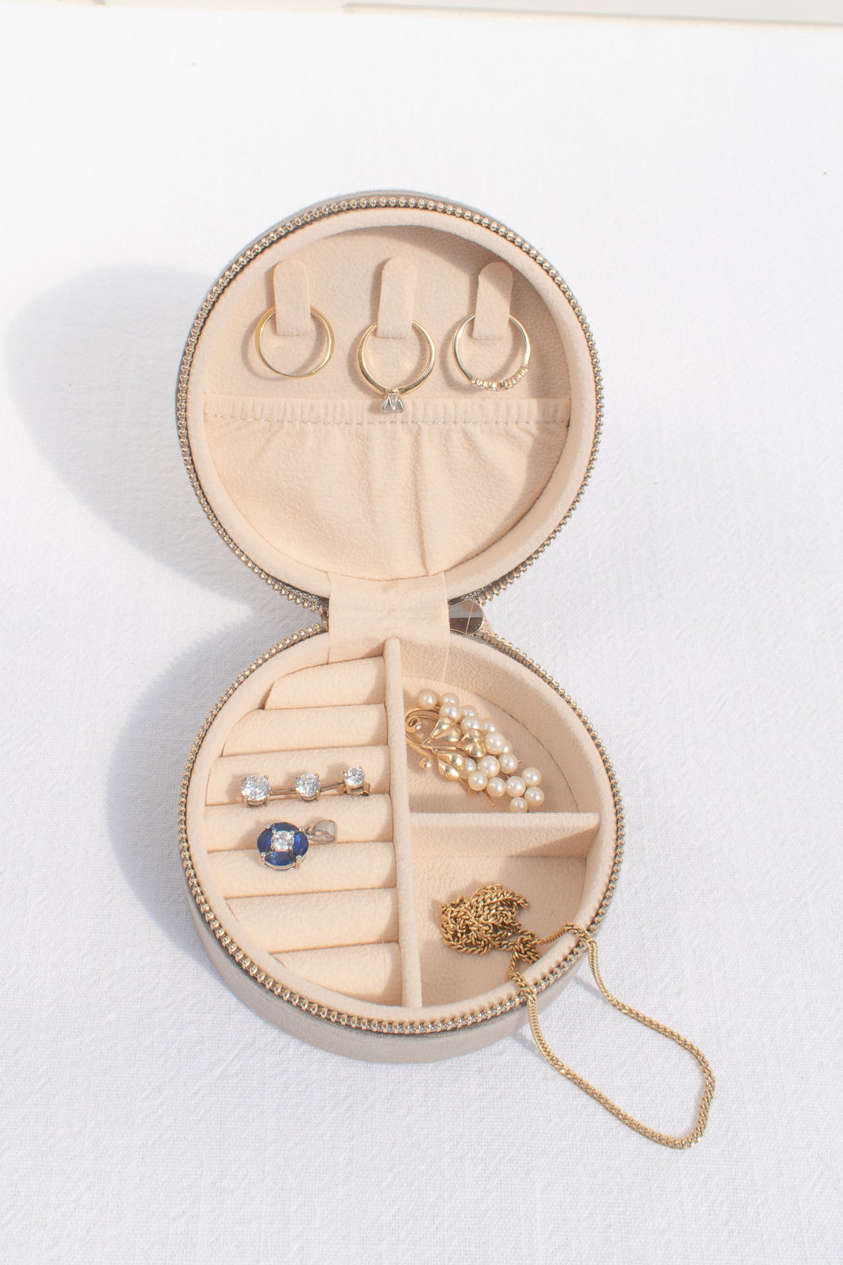 small jewelry box for rings and necklaces. pink velvet. perfect gift idea for someone who loves france.
