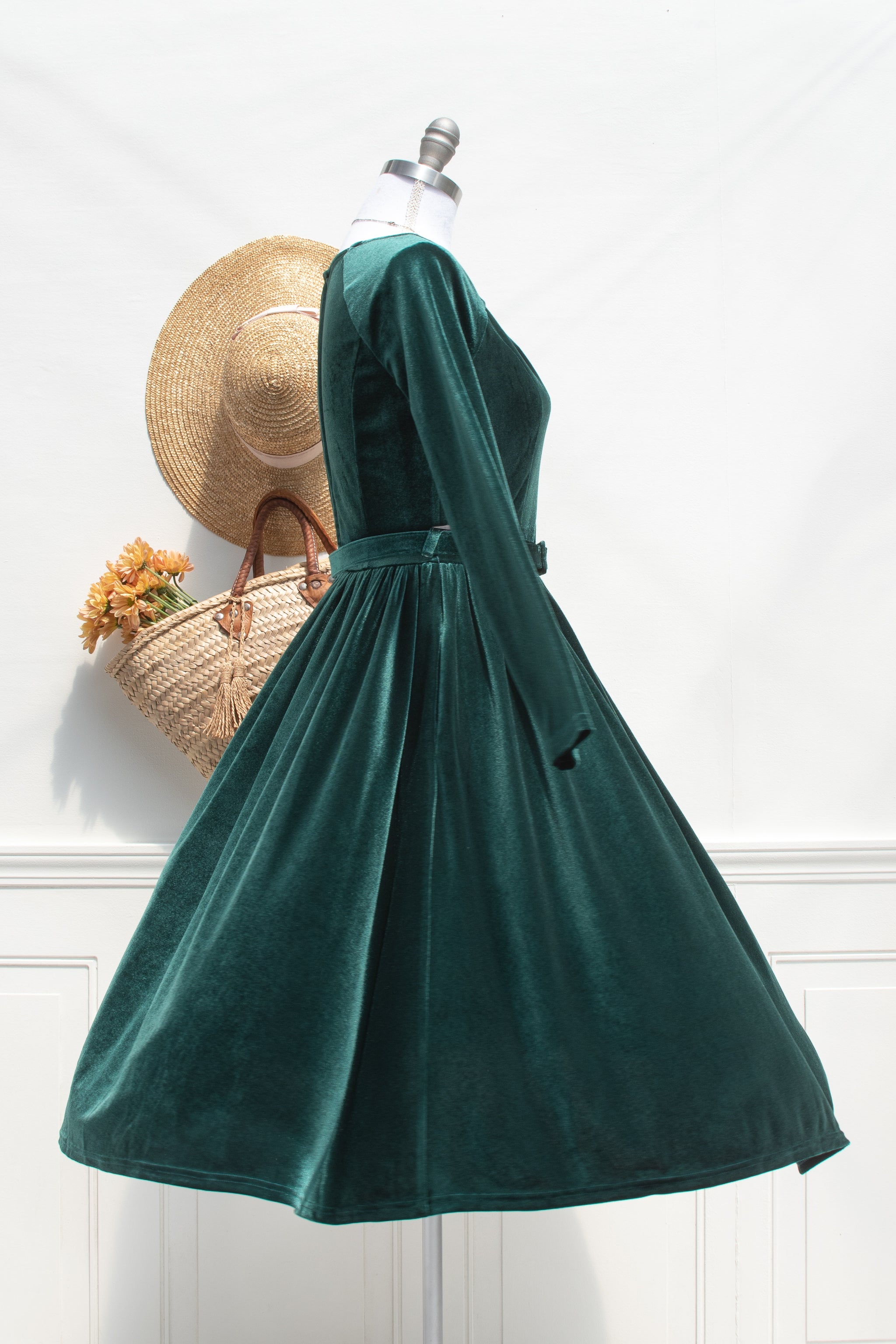 long dark green velvet dress Emerald Midi — Sweetheart Neckline, Sleeves, Belt & Pockets Denim Balloon Maxi Dress enhancing the column shape Color:Honey Beige Depth: 30