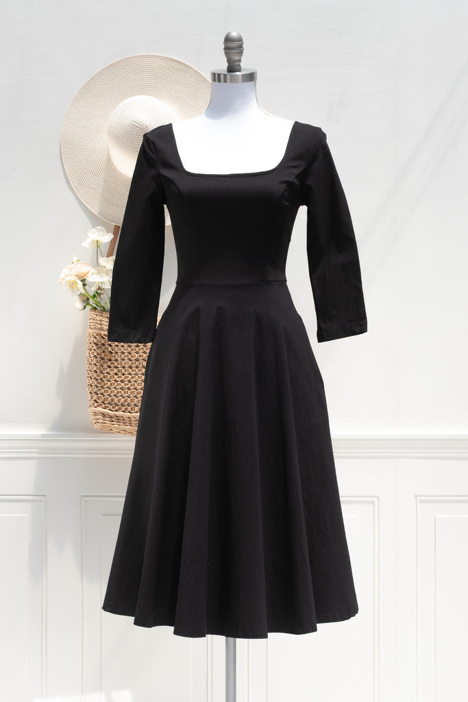 classic french dress How to Mix Current and Classic French Style