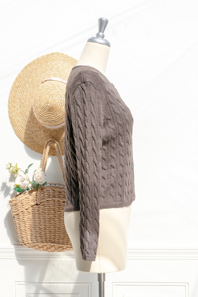 Teddy cable-knit cardigan — side view with cropped hem and long sleeve