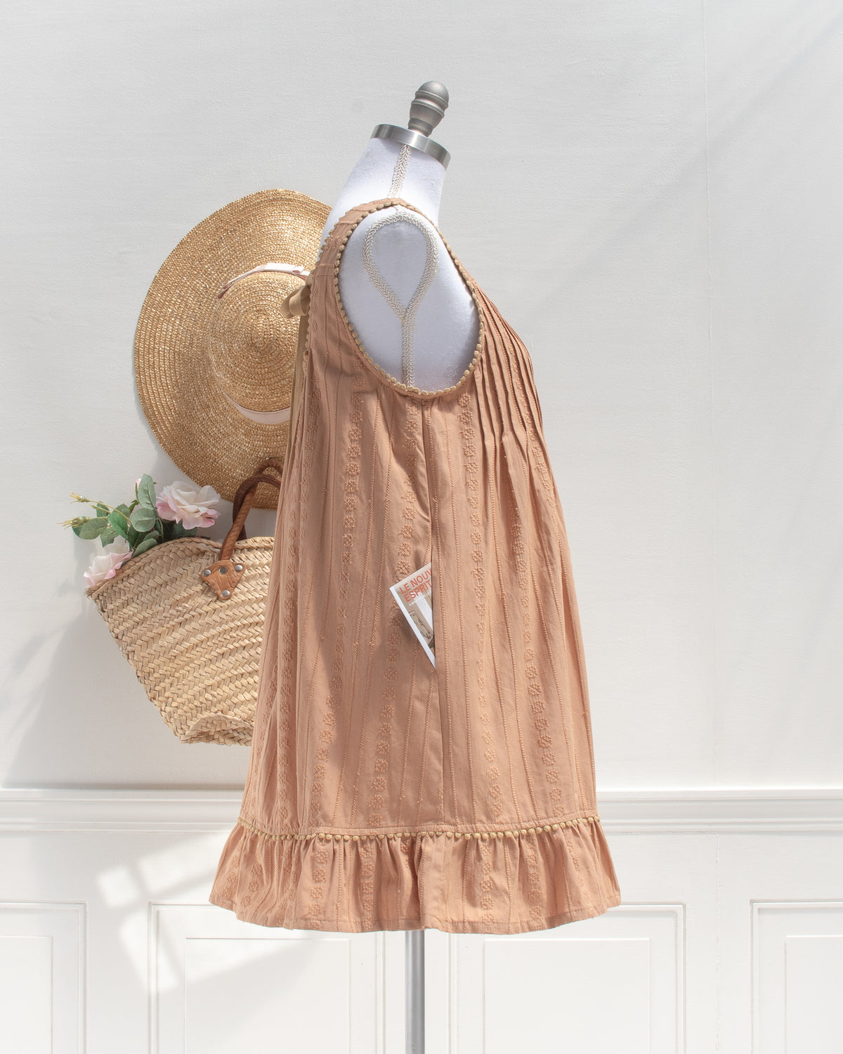 Cotton mini dress for an effortlessly feminine outfit made for early autumn days. side view. Amantine