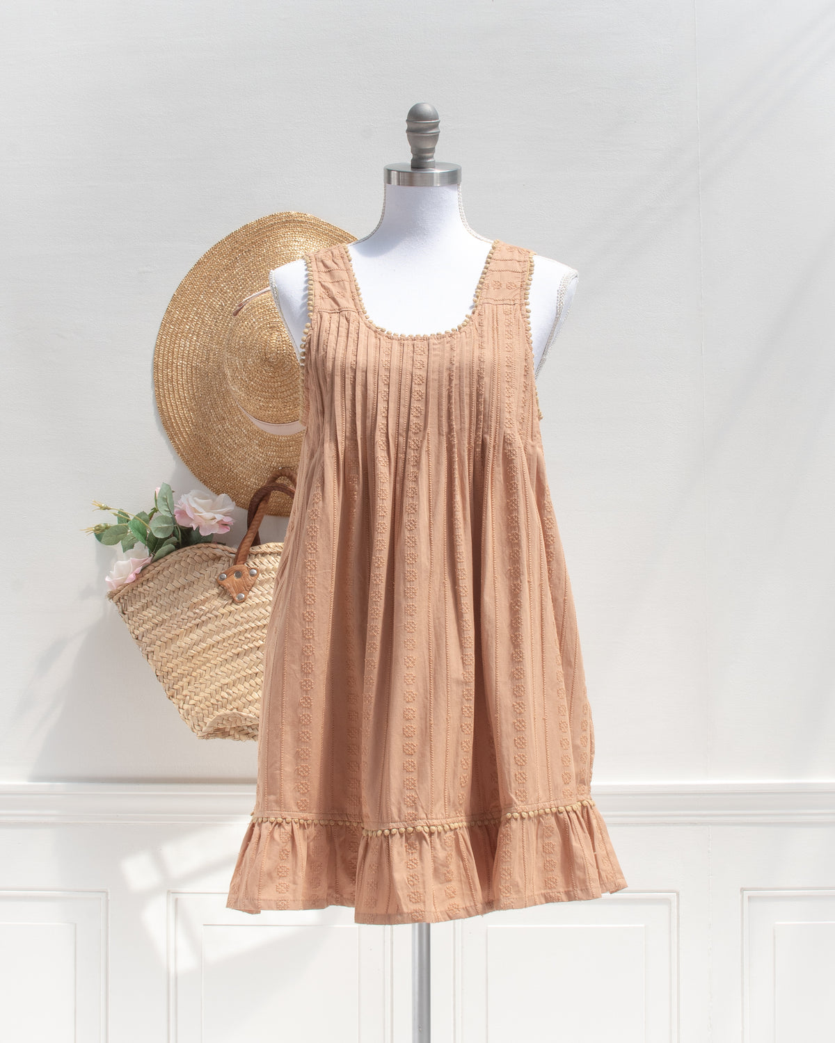 Mini dress in cotton. French girl style clothing.