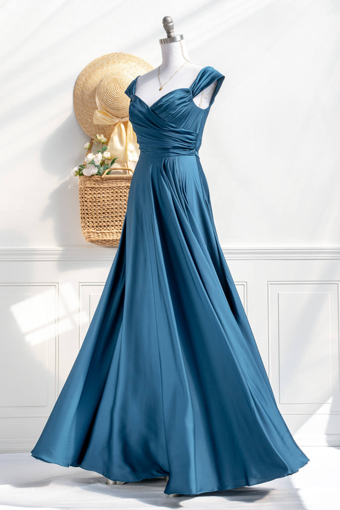 pageant boutique dress - a royal blue prom and event gown - feminine and french style fashion. side view. amantine. 