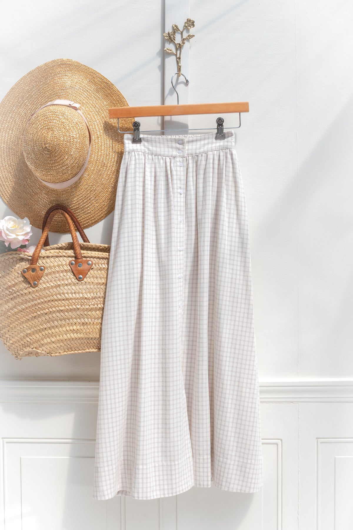 fall style feminine midi skirt. amantine.